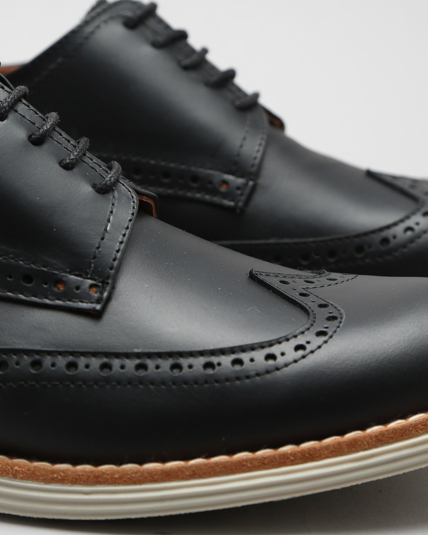 Derby Suela de Goma Picado 1023 Negro