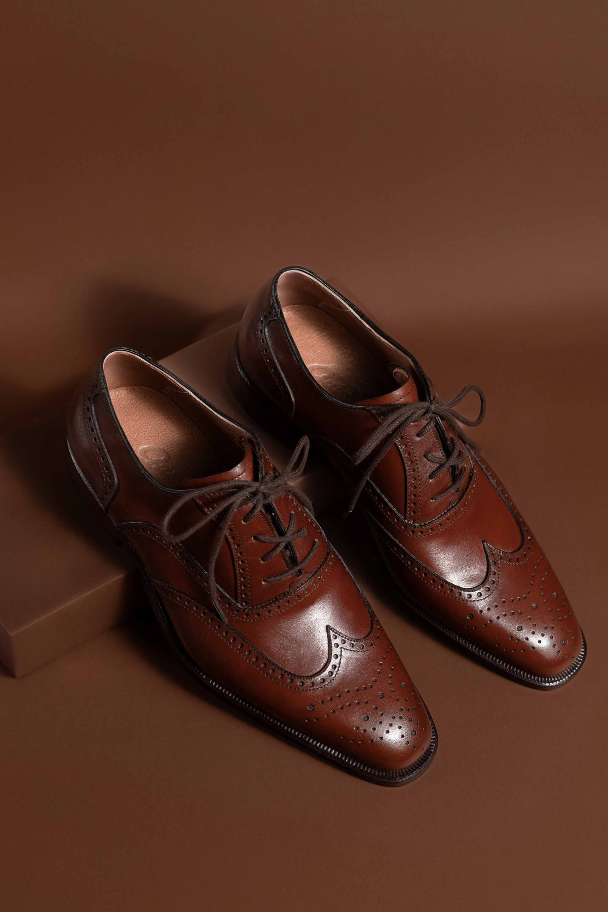 Zapato 1808 Picado Bigotera Marrón