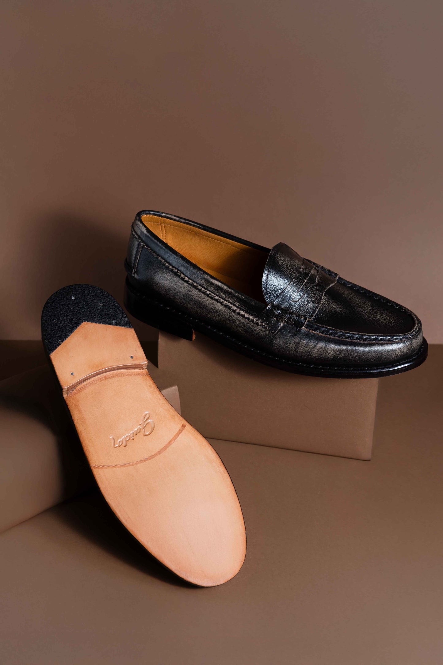 𝗣𝗥𝗘𝗩𝗘𝗡𝗧𝗔 - Mocasín Doble Suela 2779 Brush Off Vizon
