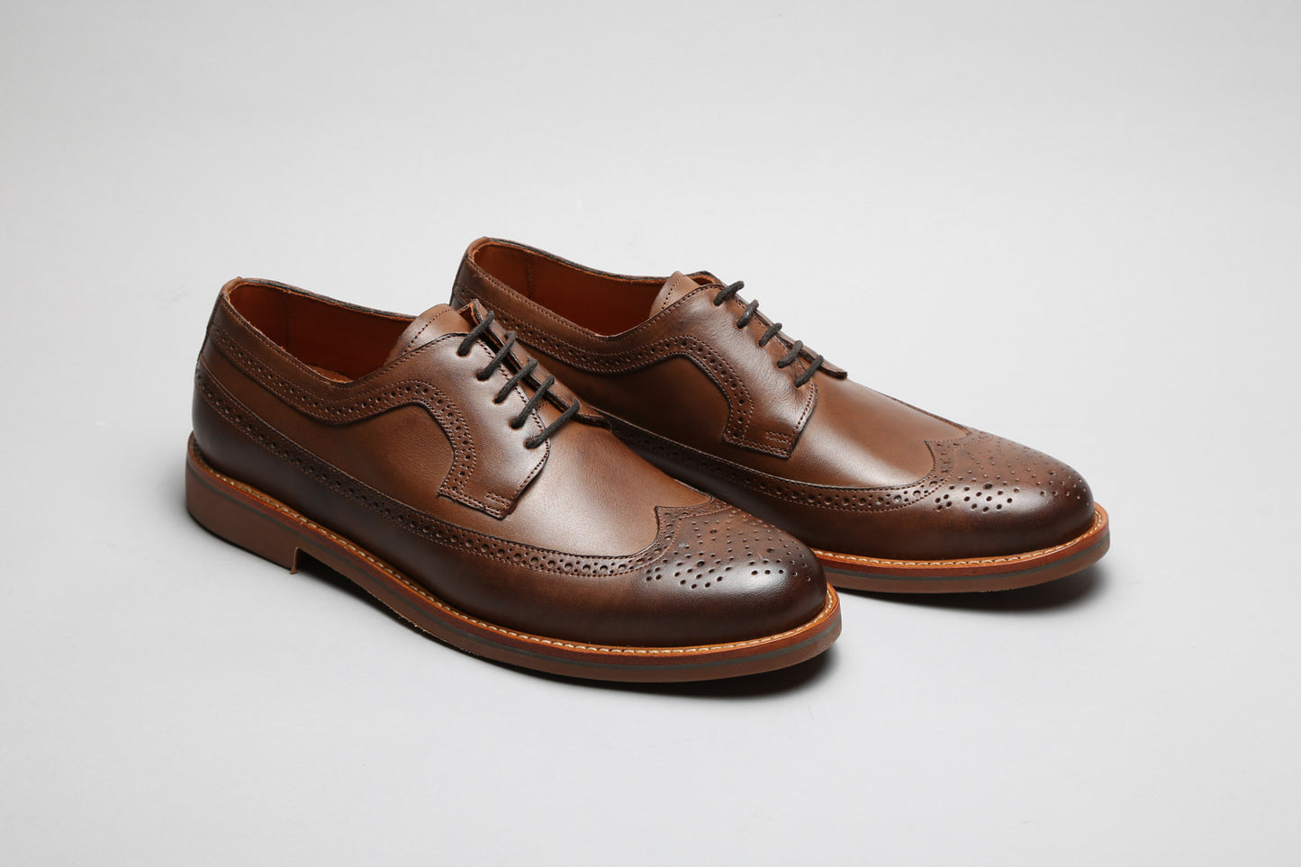 Zapato Picado con Goma Marrón
