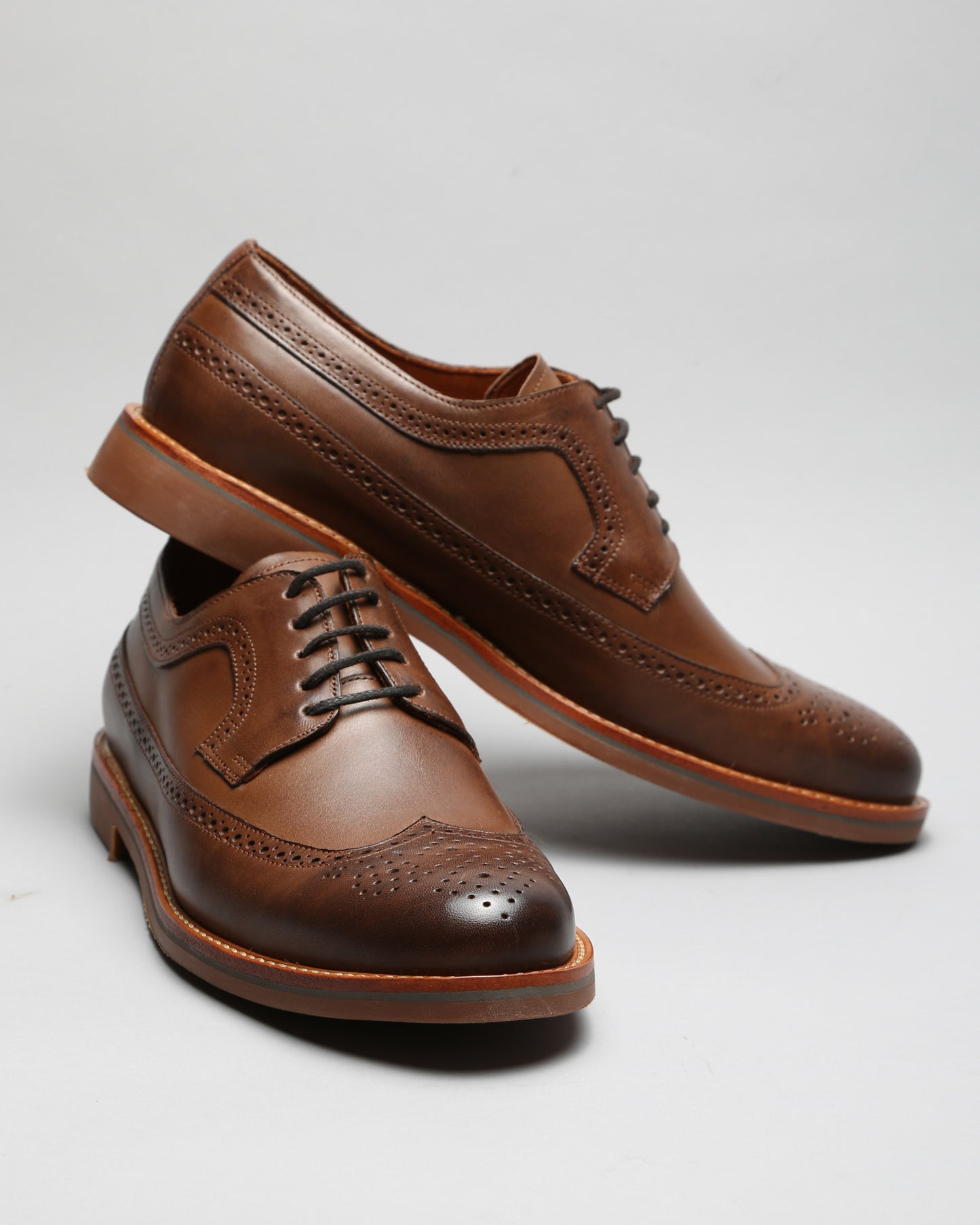 Zapato Picado con Goma Marrón