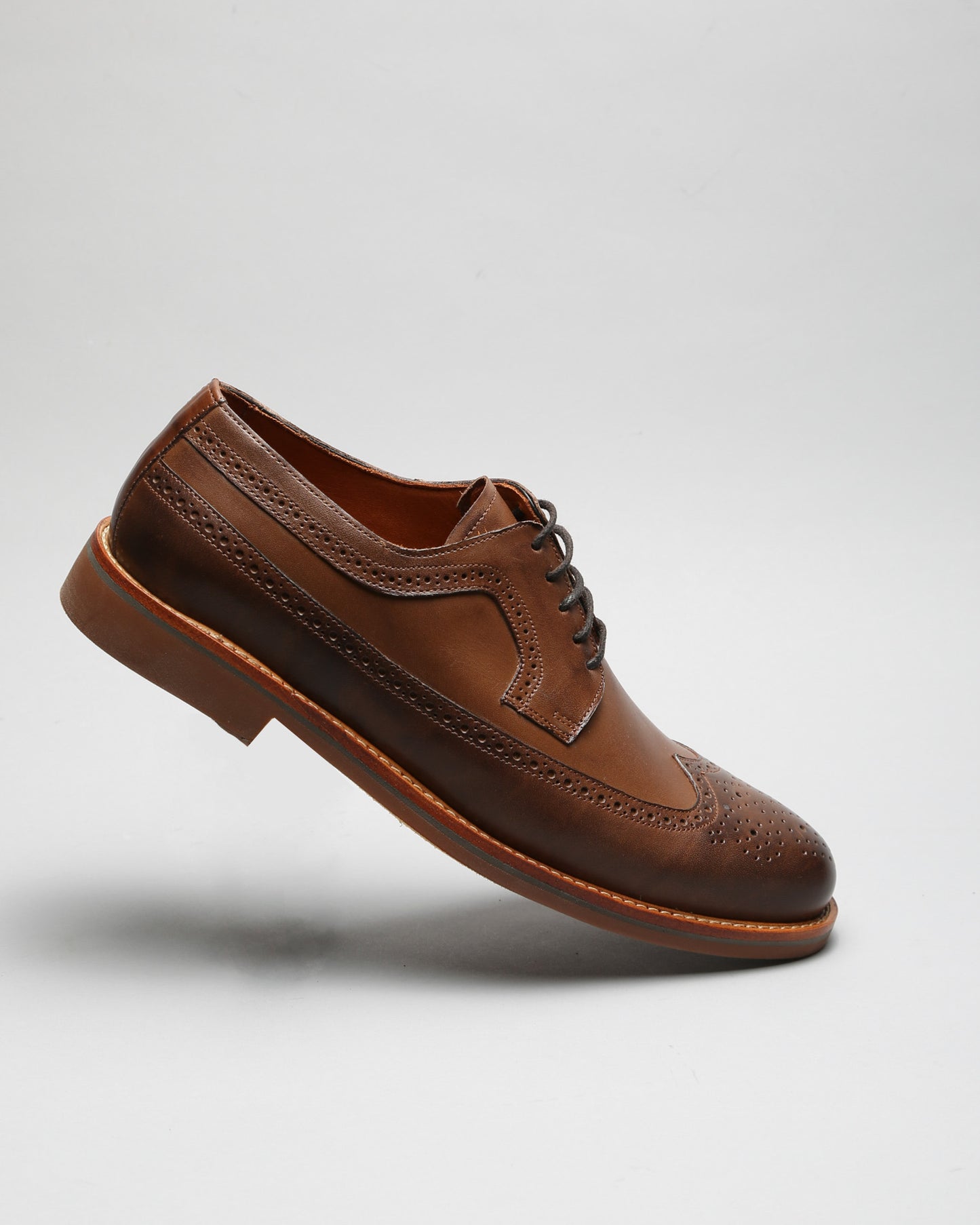 Zapato Picado con Goma Marrón