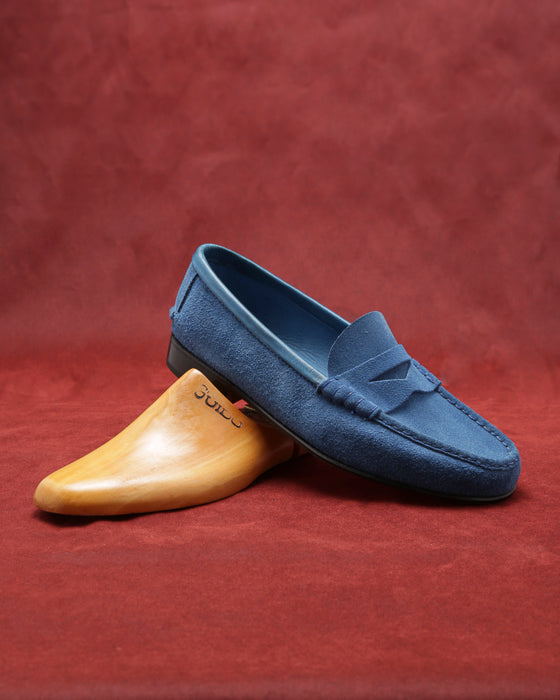 Mocasín Simple Suela con Vincha Triangular Gamuza Azul