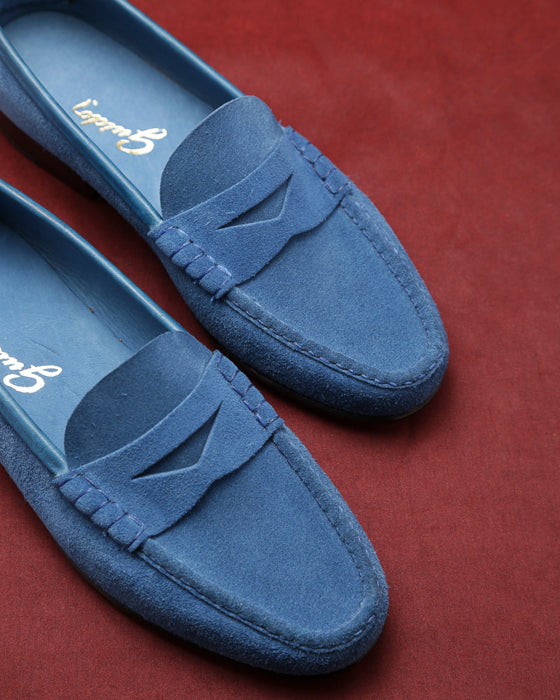 Mocasín Simple Suela con Vincha Triangular Gamuza Azul