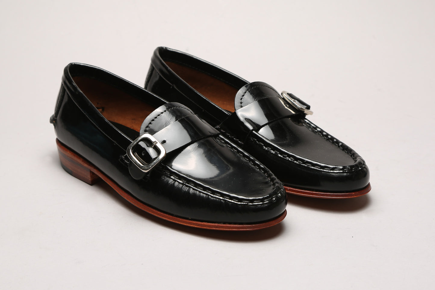 Mocasín 5320 Hebilla Charol Negro