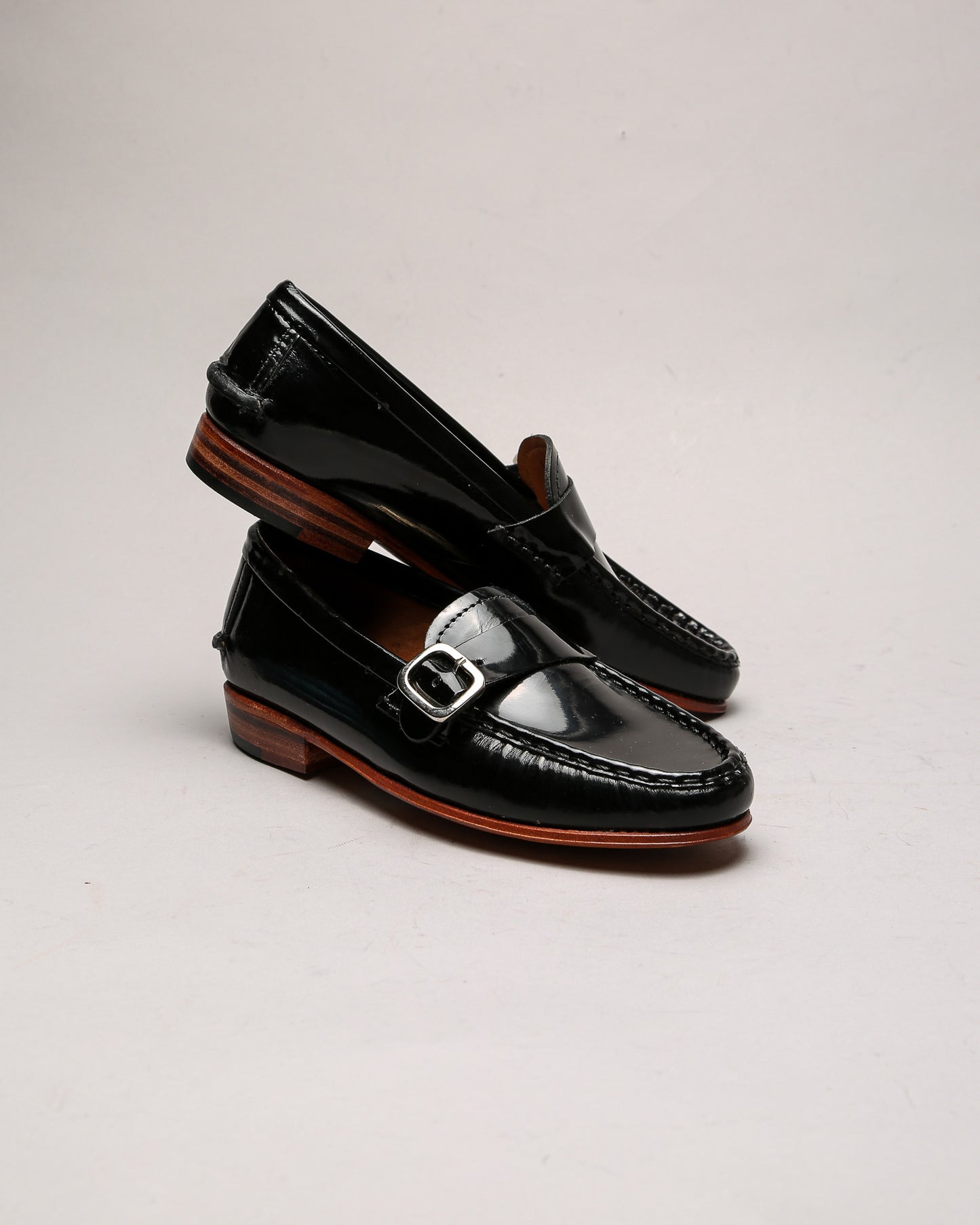 Mocasín 5320 Hebilla Charol Negro