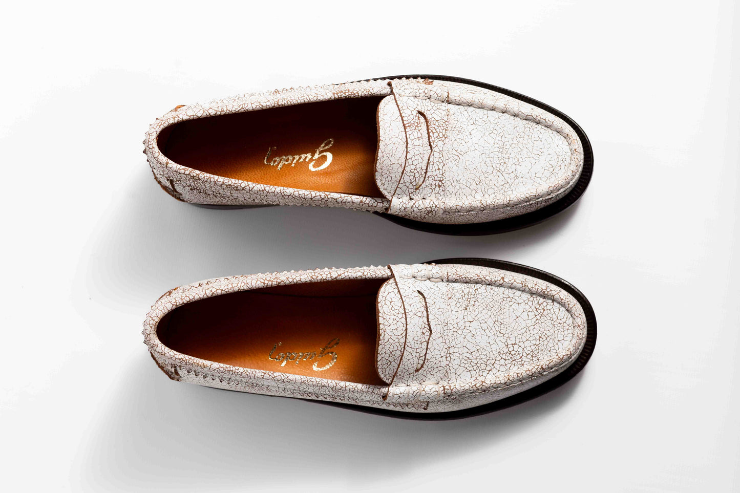 𝗣𝗥𝗘𝗩𝗘𝗡𝗧𝗔 - Mocasín 5379 Craquelado Blanco