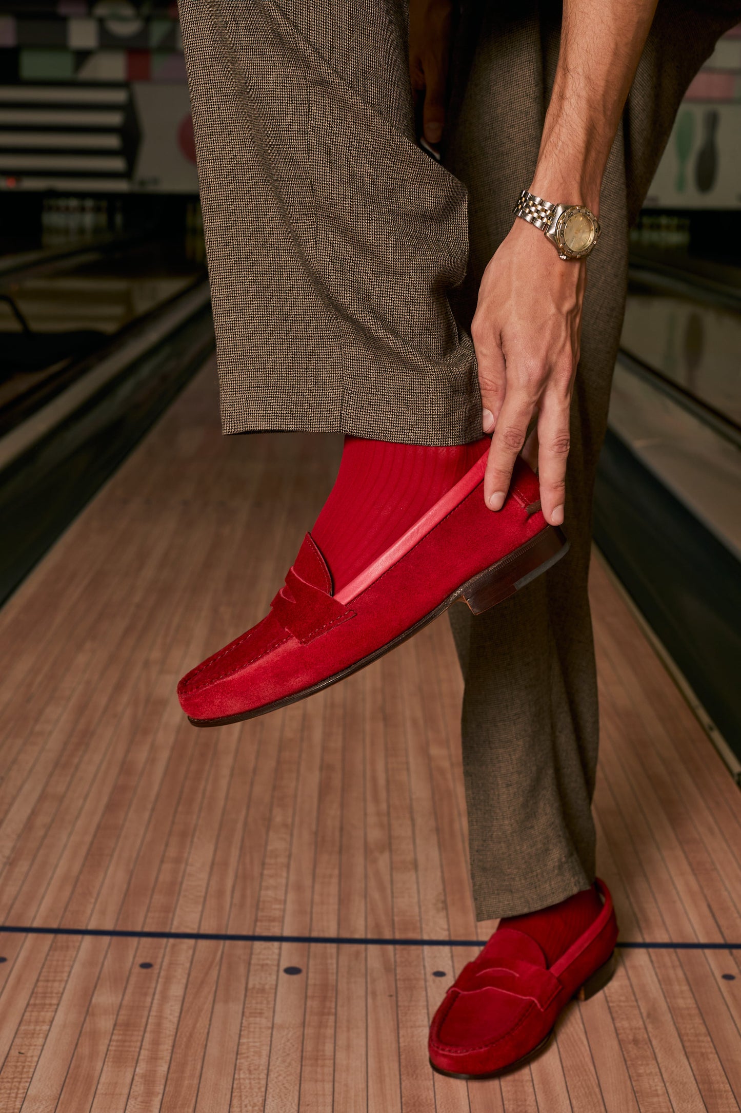 Mocasín Simple Suela con Vincha Triangular Gamuza Rojo