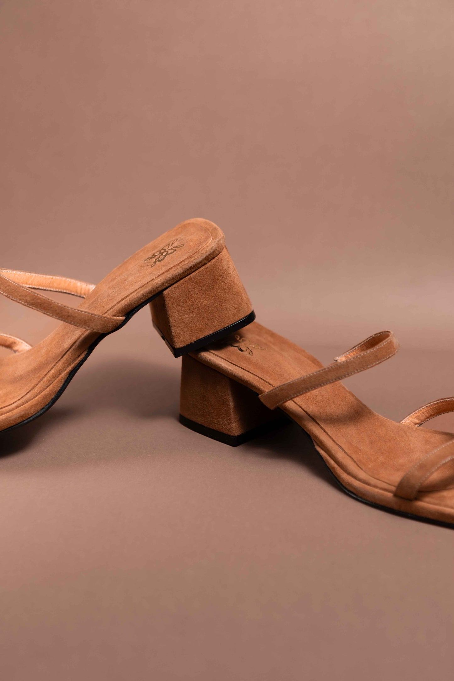 Sandalia Nimes Gamuza Coco