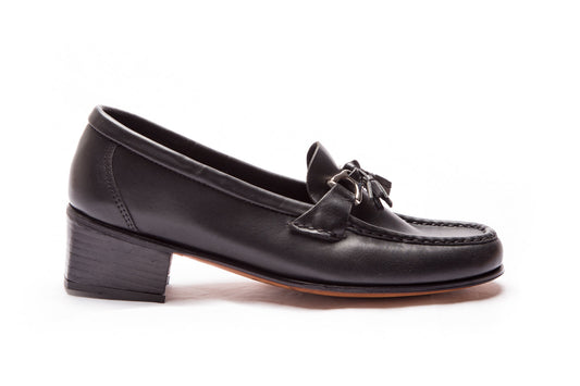 Mocasín 2819 con Estribo y Pompones Negro