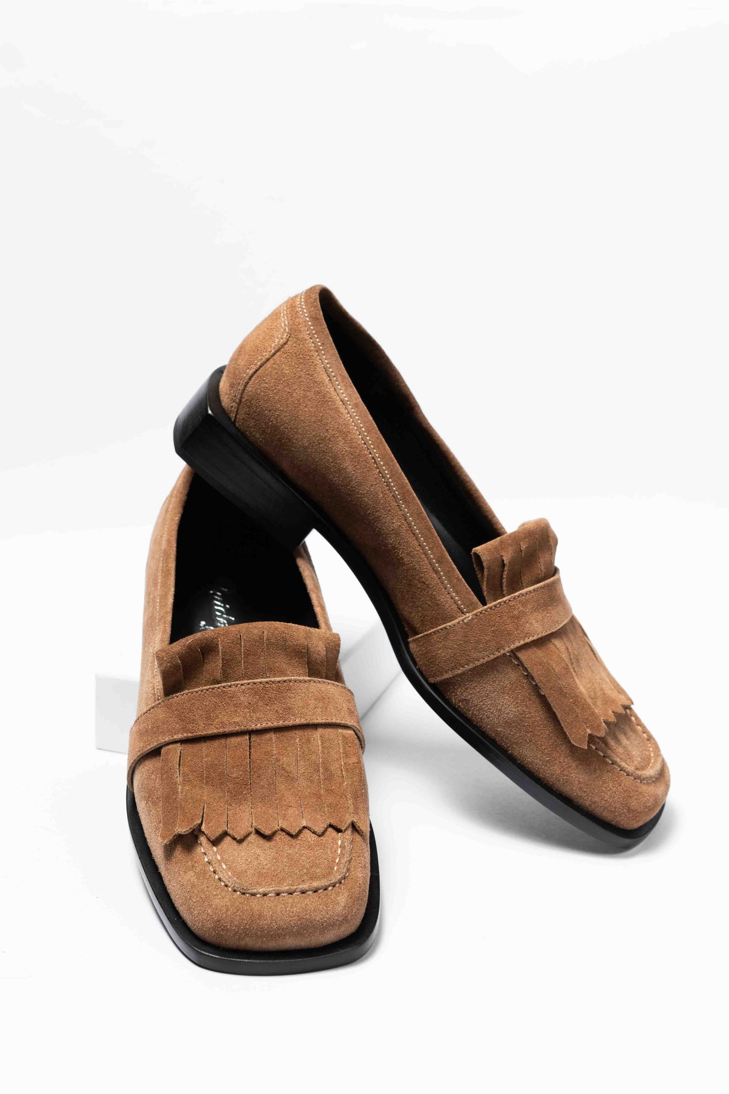 Mocasín Fleco Gamuza Coco