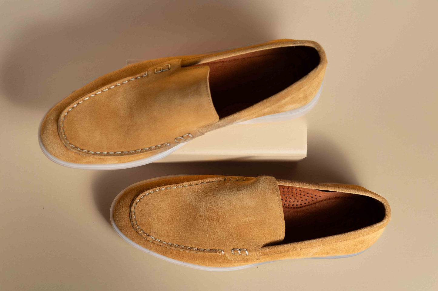 Loafer 701 Gamuza Maíz
